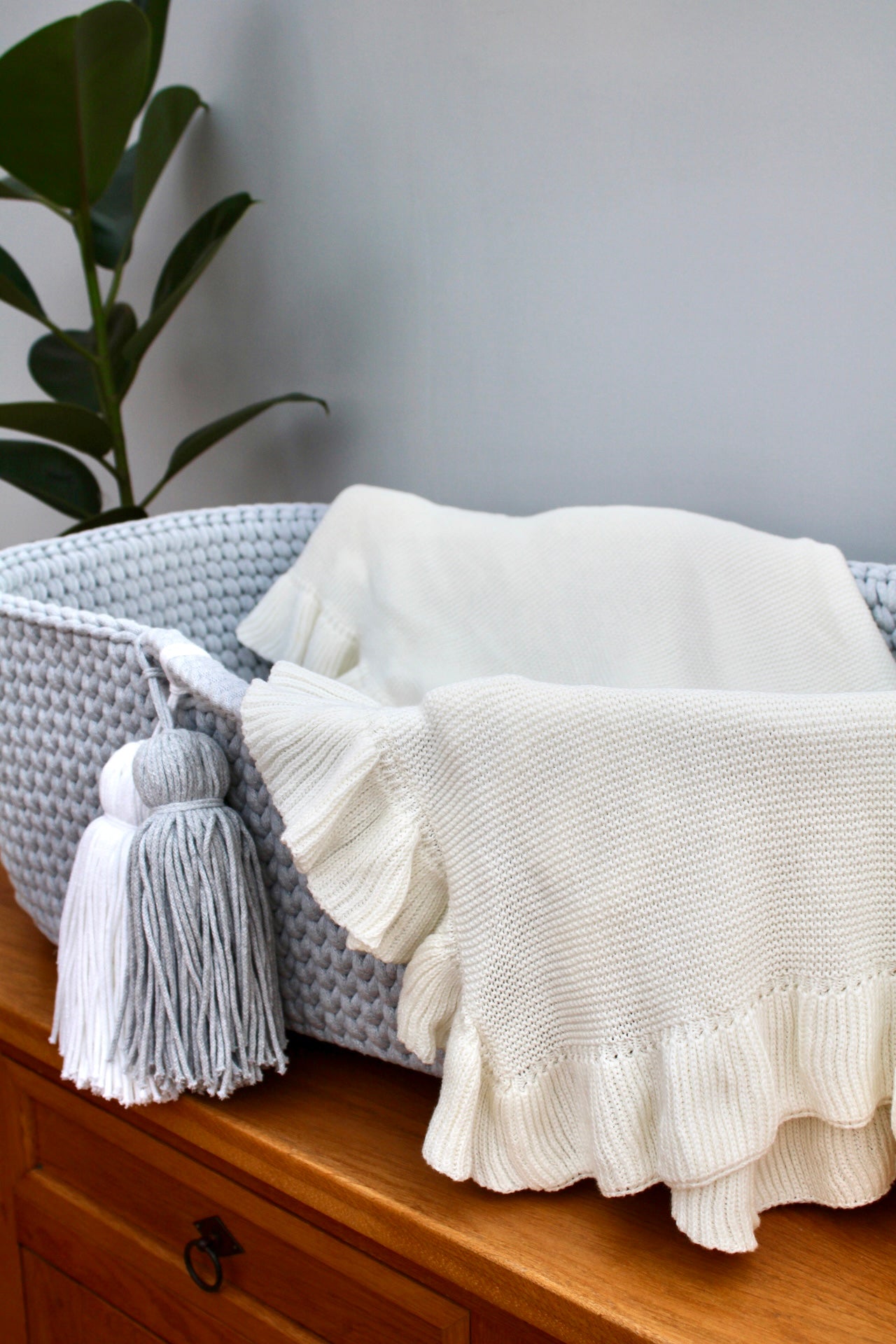 Ruffled Edge Blanket